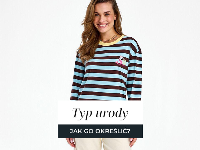Kobieta w longsleeve w jasnym odcieniu, kadr przy twarzy pokazujący podton tkaniny.