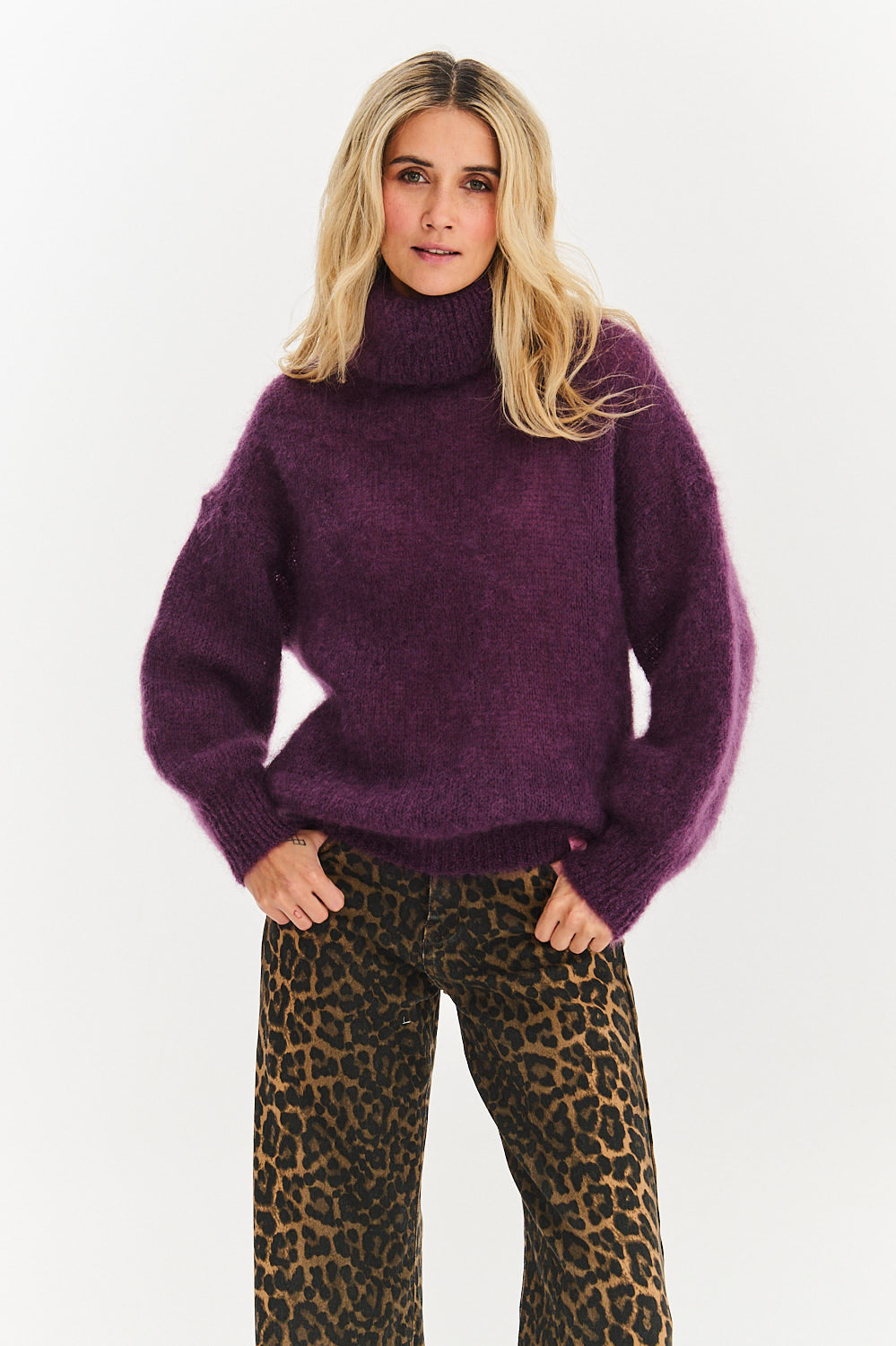 Sweter moherowy z golfem Nocturne