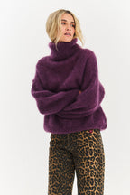 Sweter moherowy z golfem Nocturne