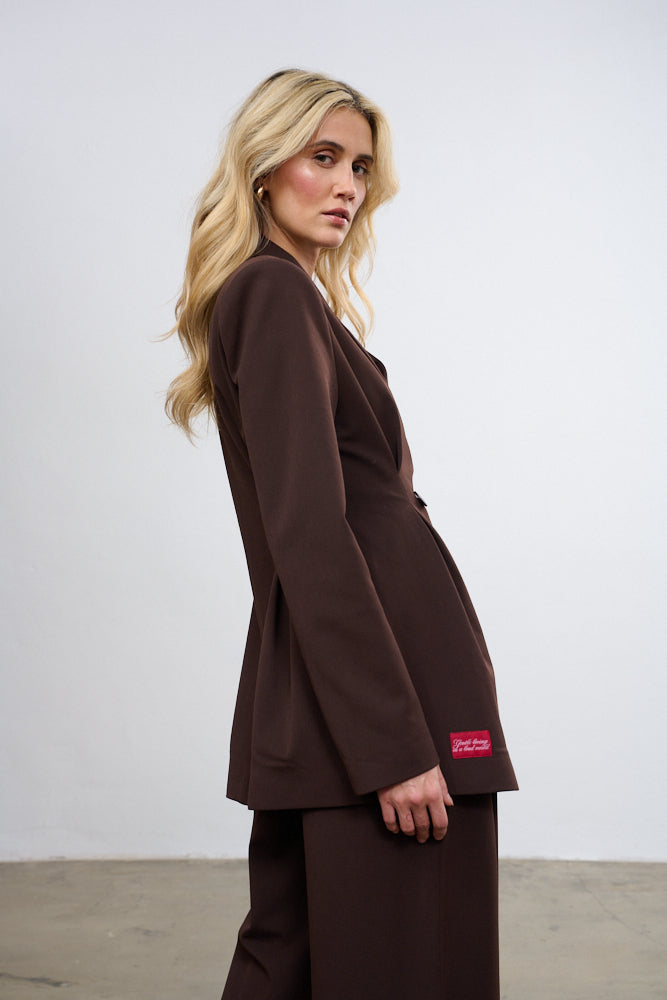 Marynarka taliowana Brown Muse
