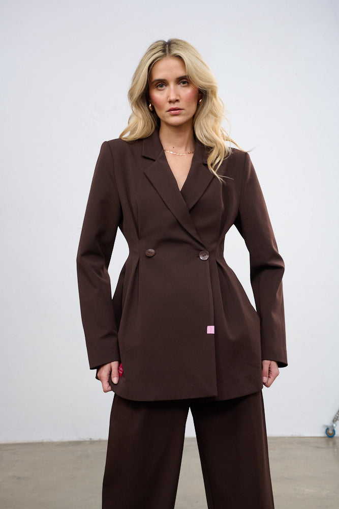 Marynarka taliowana Brown Muse